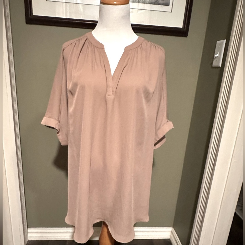 EUC Worthington Short Sleeve Top